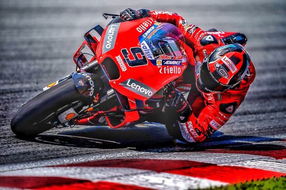 Danilo Petrucci adalah pebalap MotoGP asal Italia yang dikenal karena ketangguhan, kerja keras, dan tekadnya yang kuat di lintasan balap