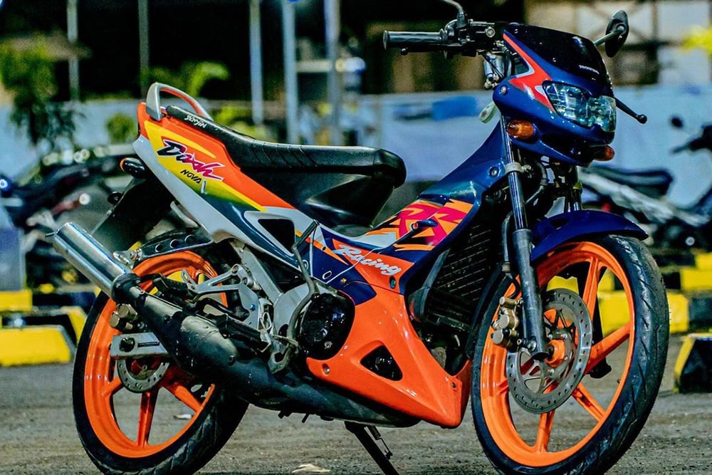 Honda Nova Dash 125 adalah salah satu motor bebek 2-tak terkenal yang diproduksi oleh Honda