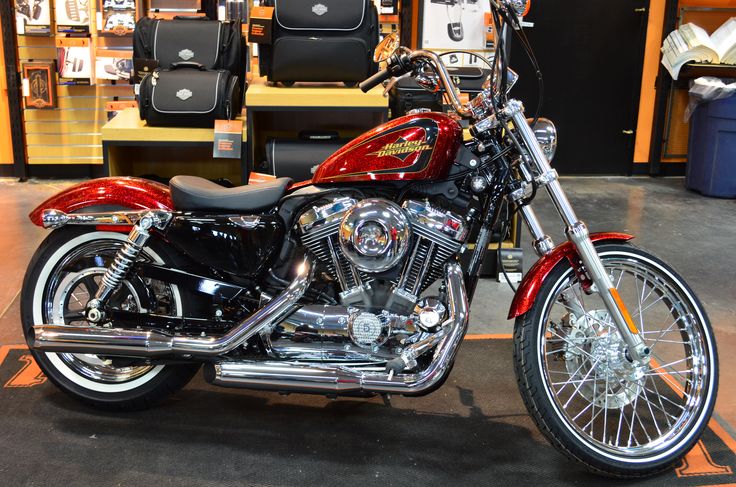 Harley-Davidson ’72 memadukan nuansa klasik dengan teknologi modern, menjadikannya pilihan sempurna bagi pecinta motor yang ingin tampil unik dengan gaya retro