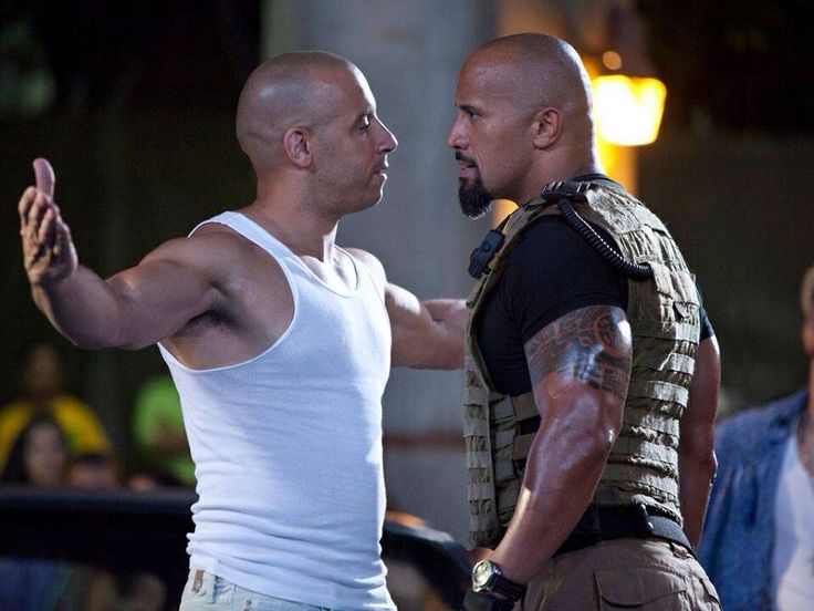 Luke Hobbs adalah salah satu karakter ikonik dalam seri film Fast & Furious, diperankan oleh aktor Dwayne "The Rock" Johnson.